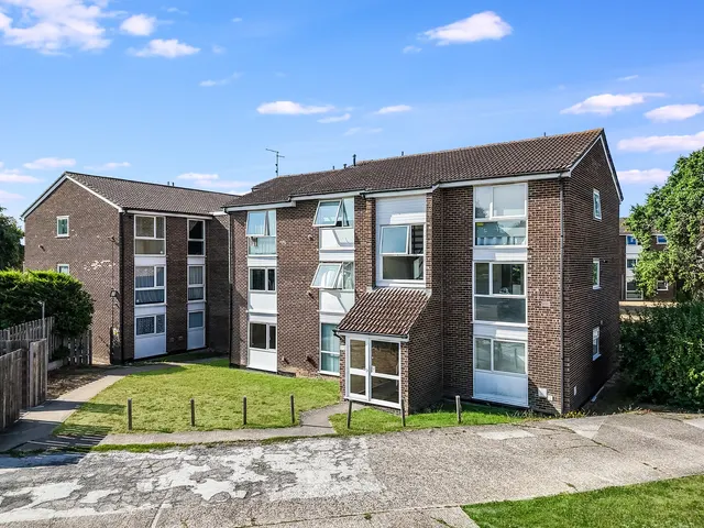 17 Lupin Drive, Springfield, Chelmsford, Essex, CM1 6YJ, photo 1