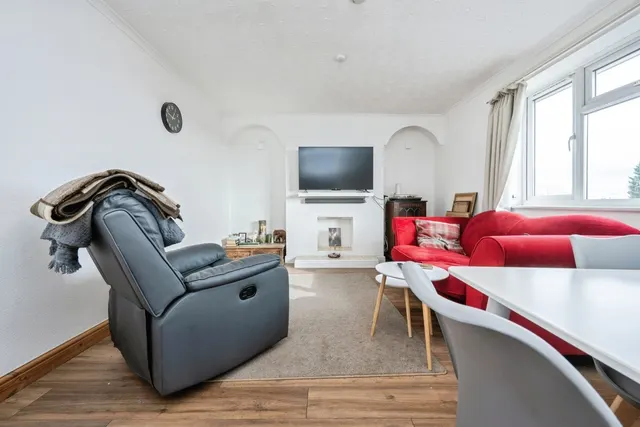 Photo 2 — Lovell Road, BEDFORD, Bedfordshire, MK42