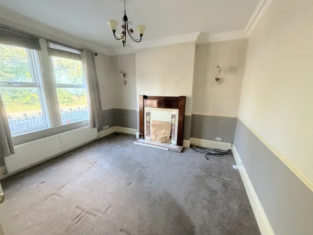 Photo 3 — Womersley Road, Knottingley