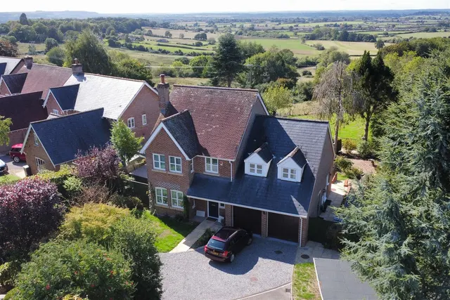 Pinetum Close, Devizes, SN10, photo 1