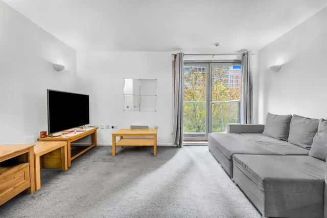 Biscayne Avenue, London, E14, photo 3