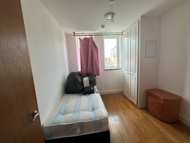 Lyon Road, Harrow, HA1, photo 3