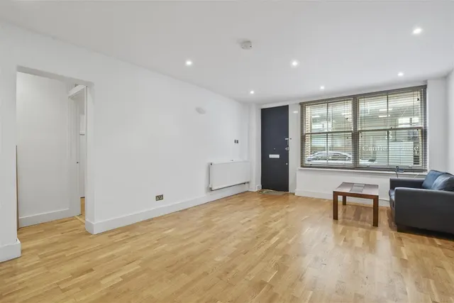 Canfield Place, South Hampstead, photo 2