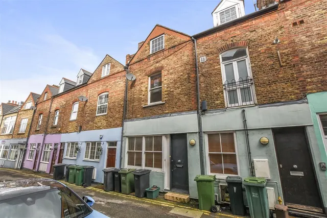 Canfield Place, South Hampstead, photo 1