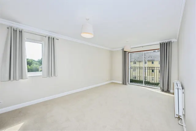 Westview Close, Redhill, RH1, photo 2