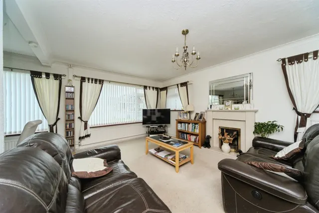 Photo 2 — Alfriston Close, Bexhill-On-Sea