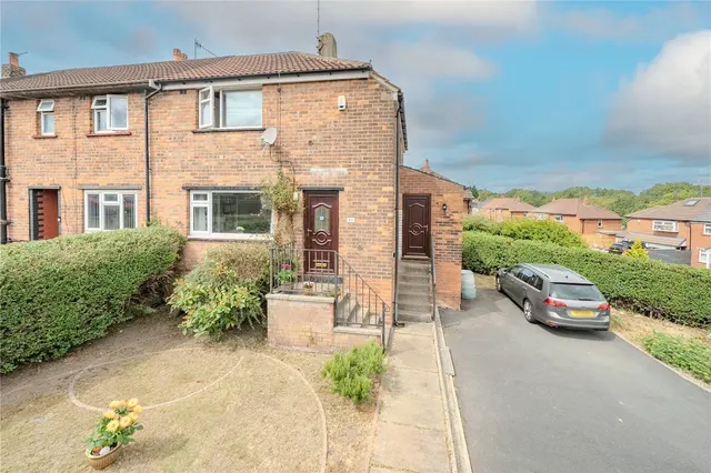 Highfield Crescent, Pudsey, LS28, photo 1
