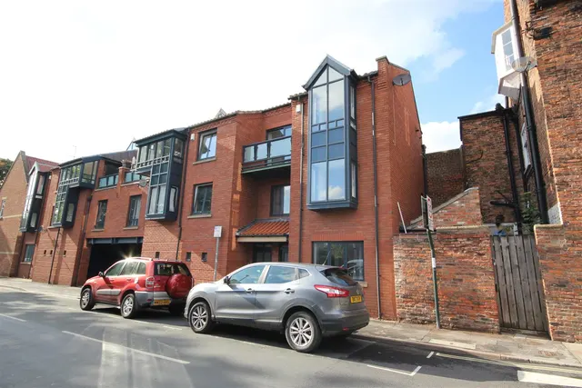 Lord Roberts Road, Beverley, photo 1