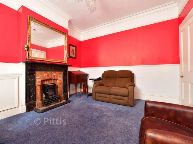 Station Avenue, Sandown, PO36, photo 2