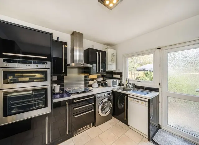 Sunningdale Avenue, Feltham, TW13, photo 3