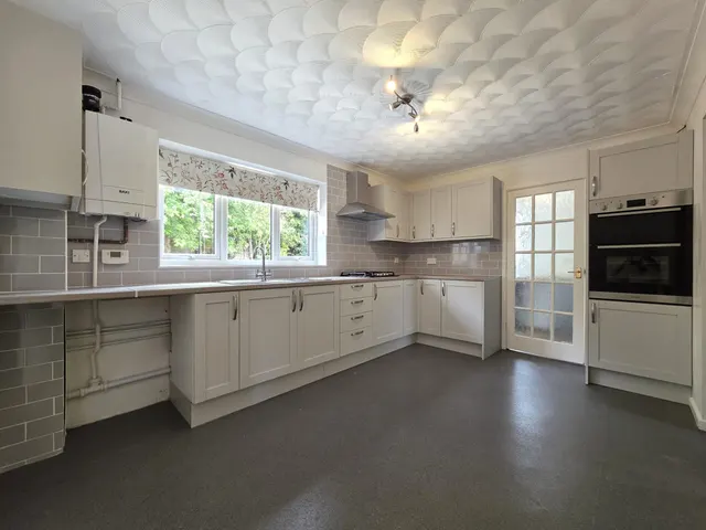 Photo 3 — Bury St Edmunds, Suffolk, IP32 7HQ
