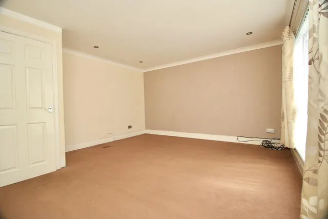 Photo 2 — Cedar Road, Cumbernauld, G67 3AT