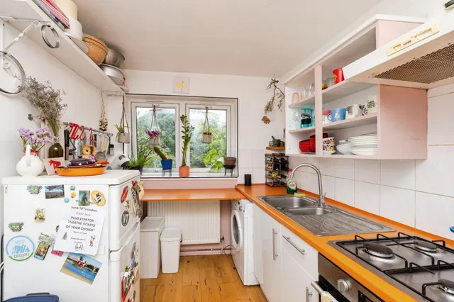 Cossall Walk, London, SE15, photo 3