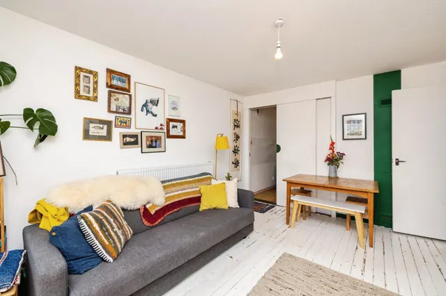 Cossall Walk, London, SE15, photo 1