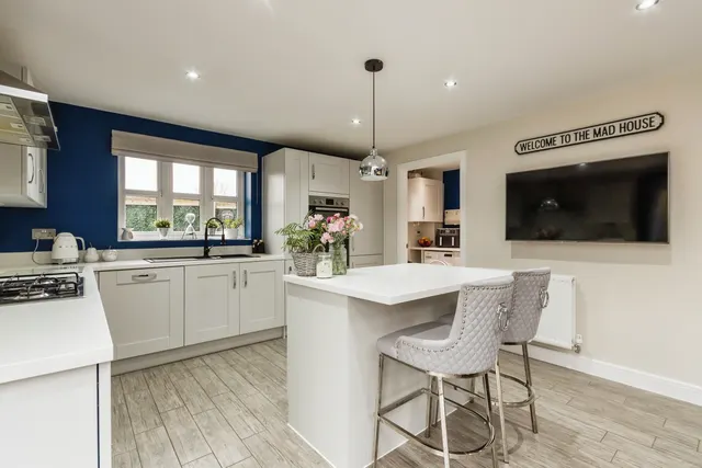 Photo 2 — Pates Close, Linby