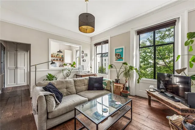 Albion Road, London, N16, photo 1