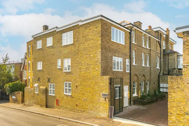 Thornton Heights, Hillside, Wimbledon, London, SW19 4NQ, photo 1