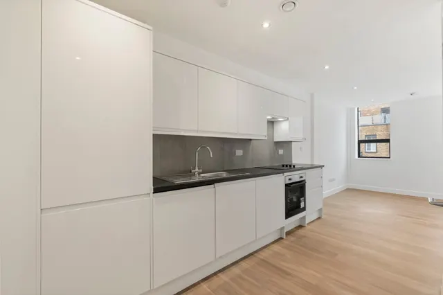Tournay Road, London, SW6, photo 1