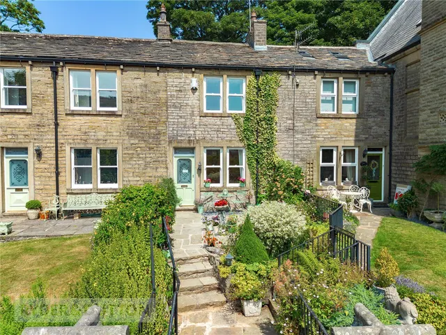 Hill End Road, Delph, OL3, photo 2
