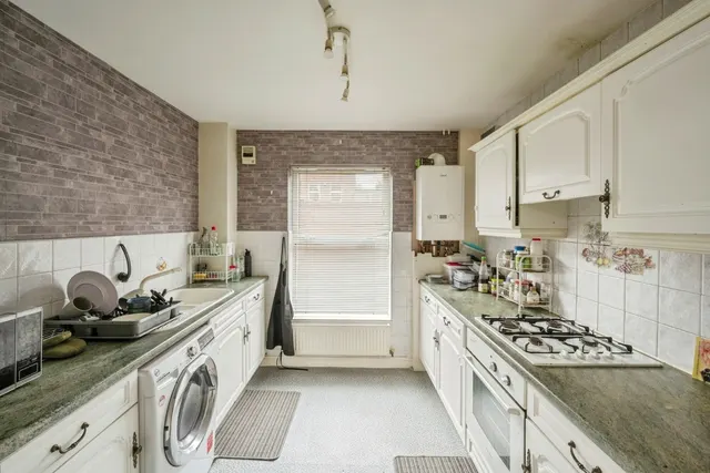 Photo 3 — Auckland Road, Doncaster, South Yorkshire, DN2