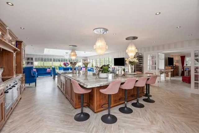 Photo 2 — Clearwater Lane, Haywards Heath, West Sussex, RH16 4RX