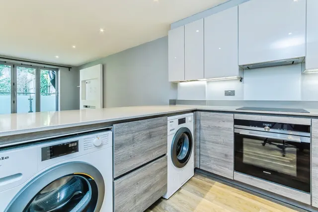 Croydon Road, Caterham, Surrey, CR3, photo 1