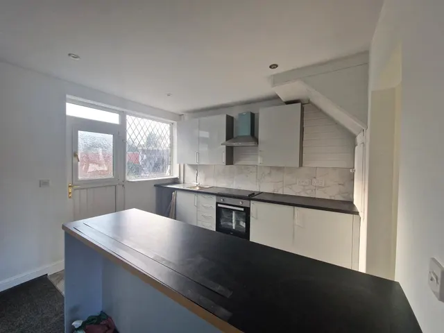 Westbourne Crescent, Pontefract, WF8, photo 2