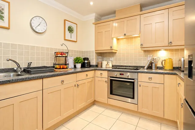 Heathside Crescent, Woking, GU22, photo 3