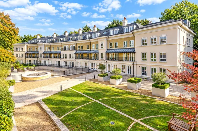 Heathside Crescent, Woking, GU22, photo 1
