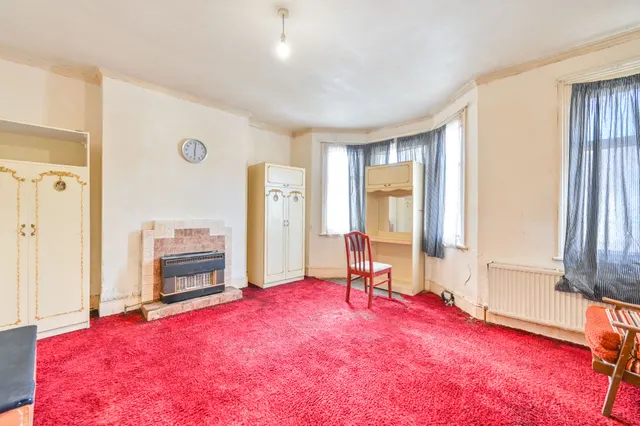 Photo 3 — 72 Oldfield Road, London