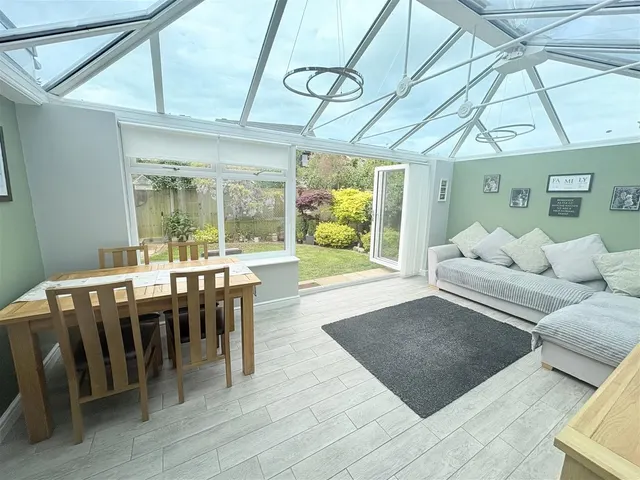Photo 2 — Kestrel Close, Stubbington, Fareham