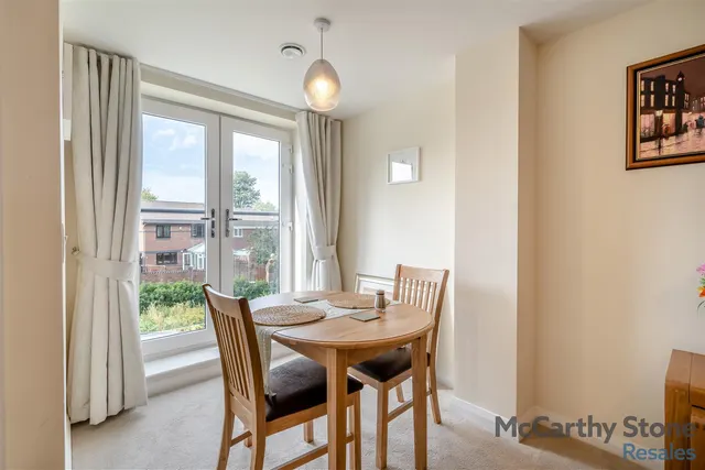 Burlington Gardens, Leyland, PR25, photo 1