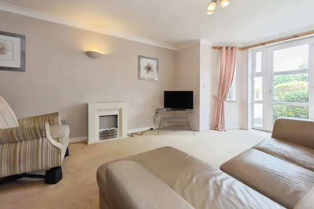 Warwick Road, Solihull, B92, photo 3