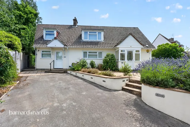 Glebe Road, Dorking, photo 1