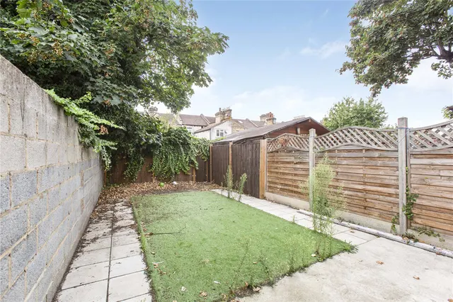 Green Street, London, E13, photo 3