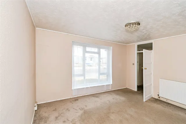 Elgar Road, Southampton, SO19, photo 2