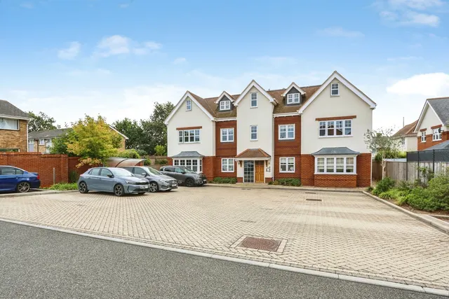 Swann Hill Gardens, Upton, BH16, photo 1