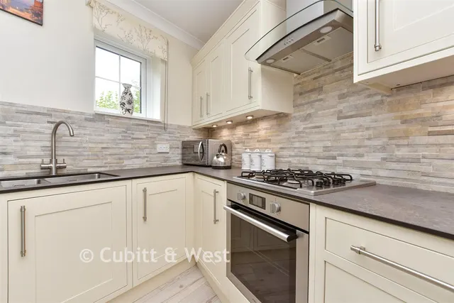 The Hoppety, Tadworth, KT20, photo 3