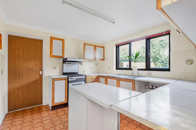 Buckingham Drive, Ely, CB6, photo 2