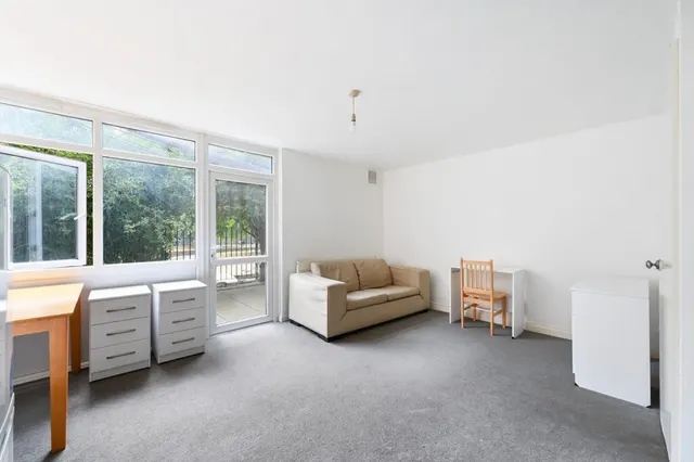 Yelverton Road, Battersea, SW11, photo 1