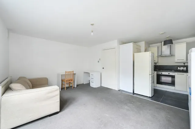 Yelverton Road, Battersea, SW11, photo 2