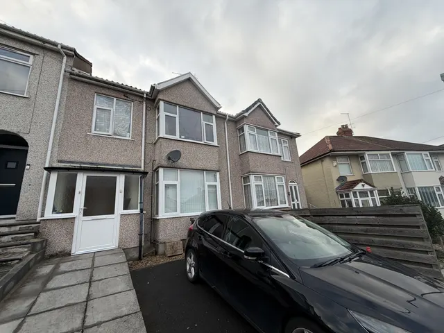 Southfield Avenue, BS15, photo 1