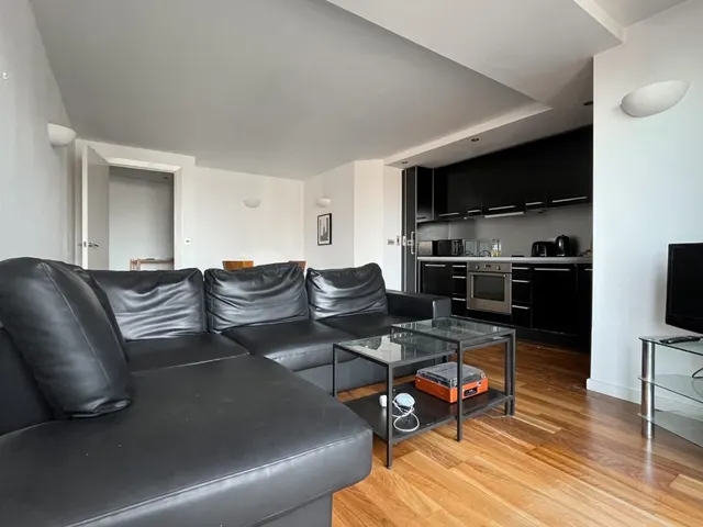 Wellington Street, Leeds, LS1, photo 1