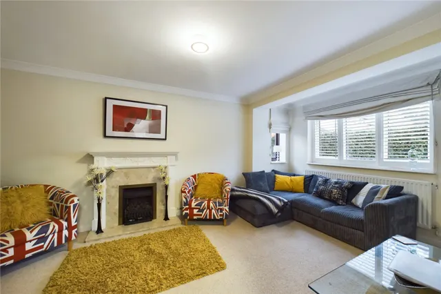 Lamden Way, Burghfield Common, RG7, photo 3