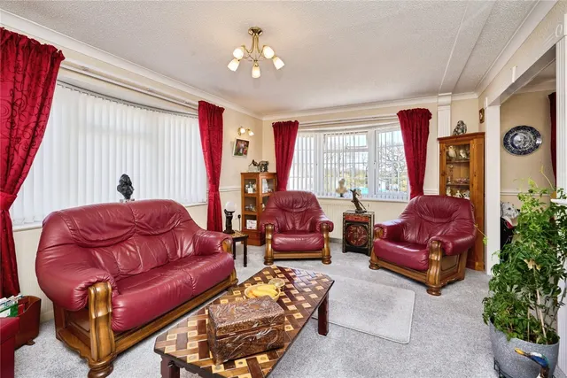 Folly Lane, East Cowes, PO32, photo 3