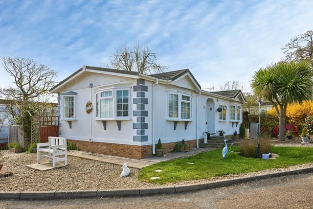 Folly Lane, East Cowes, PO32, photo 2