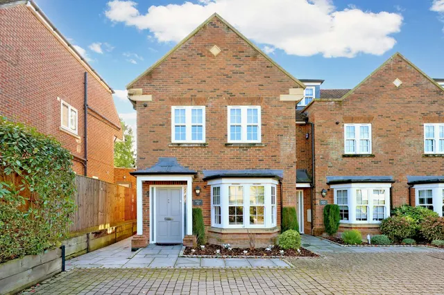 Candlemas Lane, Beaconsfield, HP9, photo 1