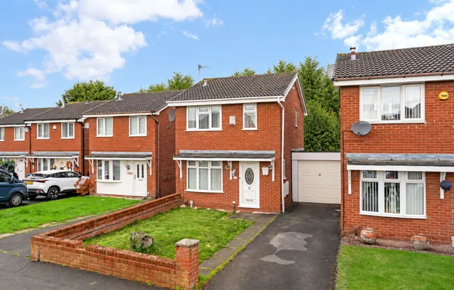 Case Grove, Prescot, L35, photo 1