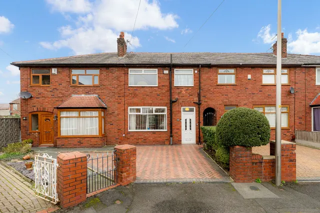 Newall Grove, Leigh, Leigh, WN7 1RZ, photo 1