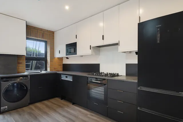 Photo 2 — 38 Fir Tree Road, SM71NG